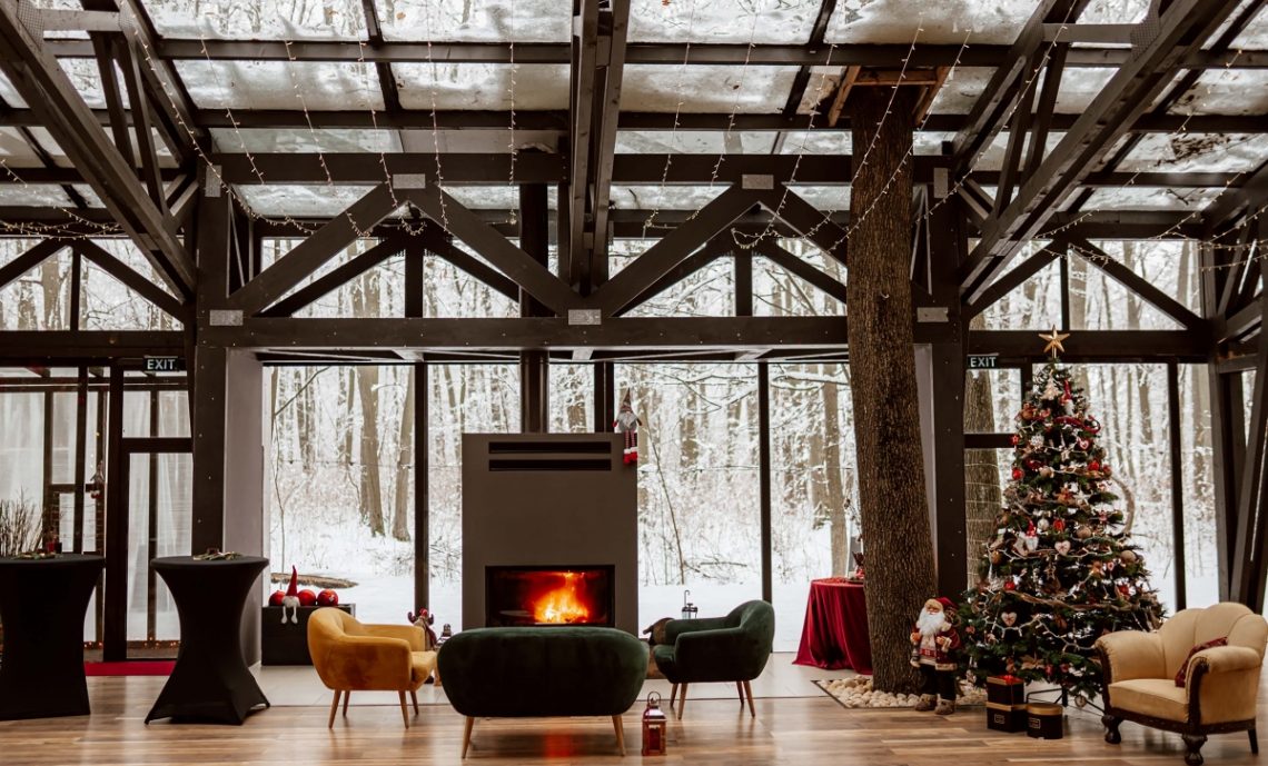 Locatiile TreeHouse - locatii de evenimente companii in aer liber in natura la padure cu piscina