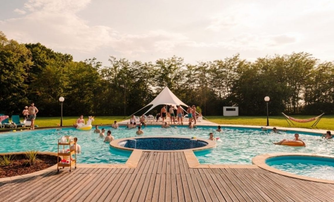 petrecere in aer liber