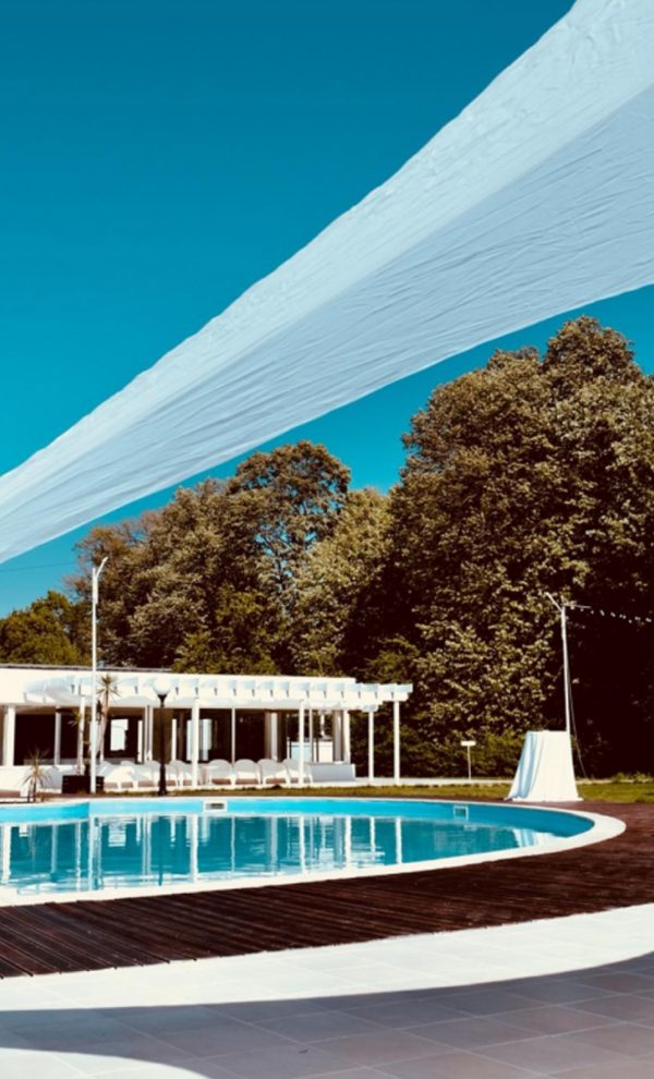 Locatiile TreeHouse - locatii de nunti in aer liber in natura - top locatii de nunta la padure-piscina