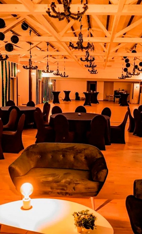 Locatiile TreeHouse - locatii de nunti in aer liber in natura - top locatii de nunta la padure-piscina