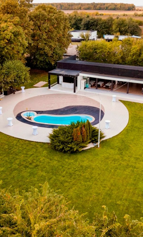 Locatiile TreeHouse - locatii de nunti in aer liber in natura - top locatii de nunta la padure-piscina