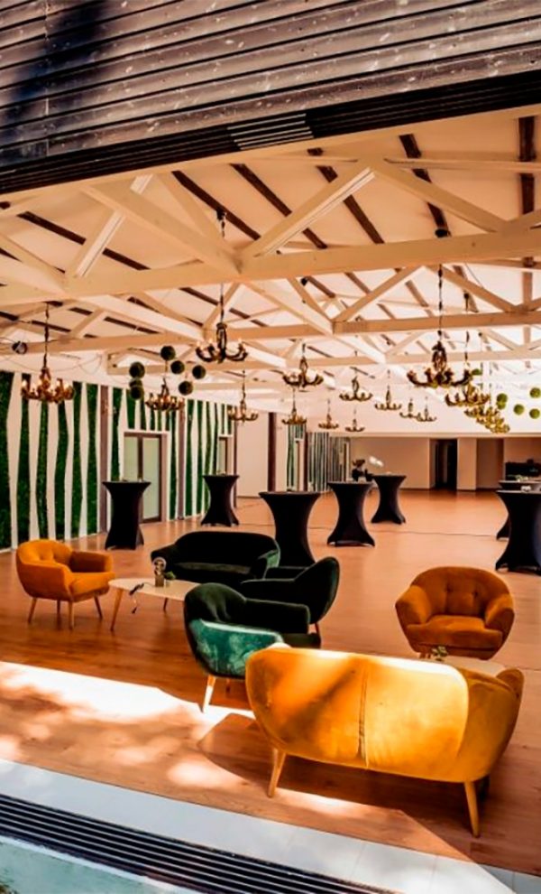 corporate in padure in natura