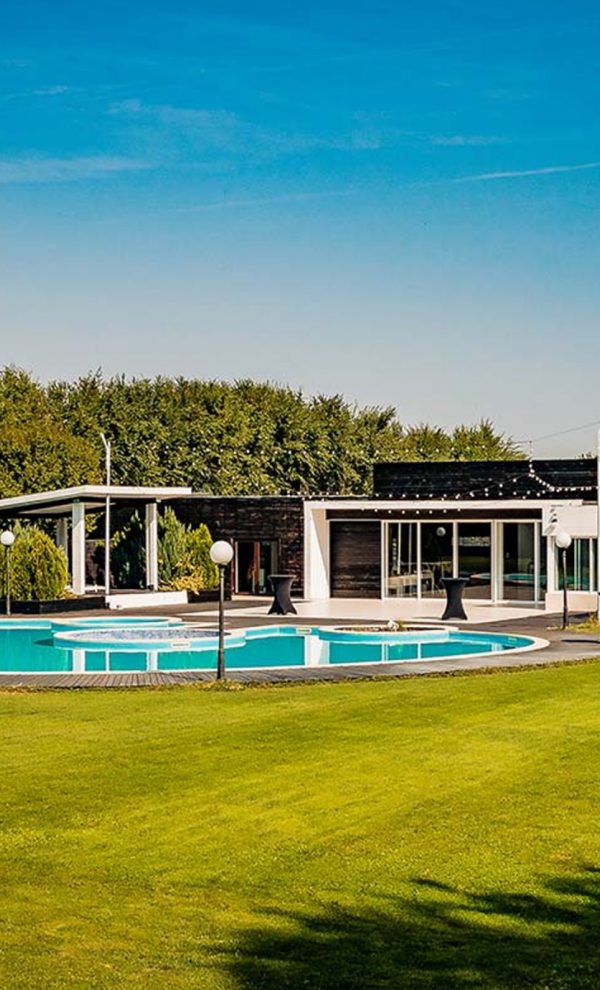 Locatiile TreeHouse - locatii de nunti in aer liber in natura - top locatii de nunta la padure-piscina