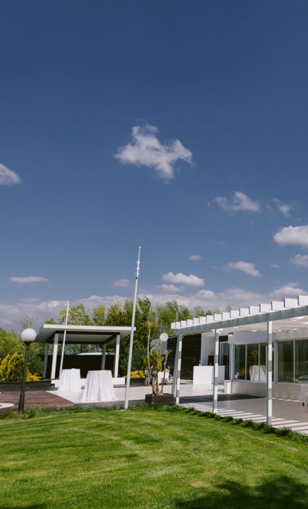 Locatiile TreeHouse - locatii de nunti in aer liber in natura - top locatii de nunta la padure-piscina