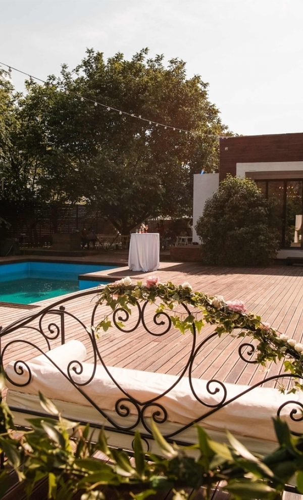 Locatiile TreeHouse - locatii de nunti in aer liber in natura - top locatii de nunta la padure-piscina