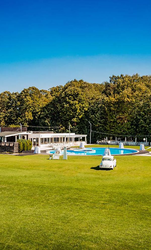 Locatiile TreeHouse - locatii de nunti in aer liber in natura - top locatii de nunta la padure-piscina