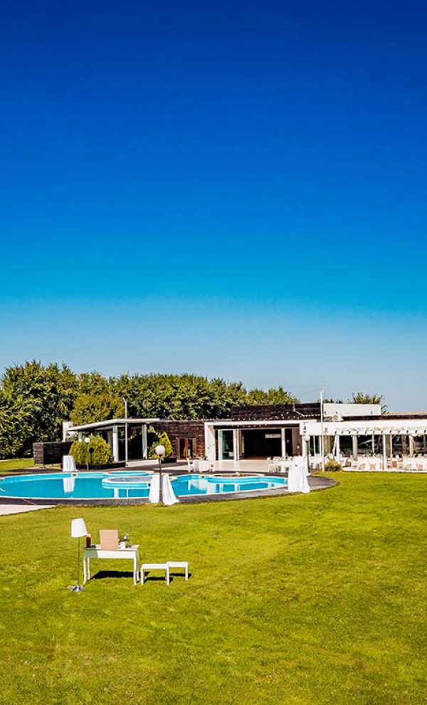 Locatiile TreeHouse - locatii de nunti in aer liber in natura - top locatii de nunta la padure-piscina