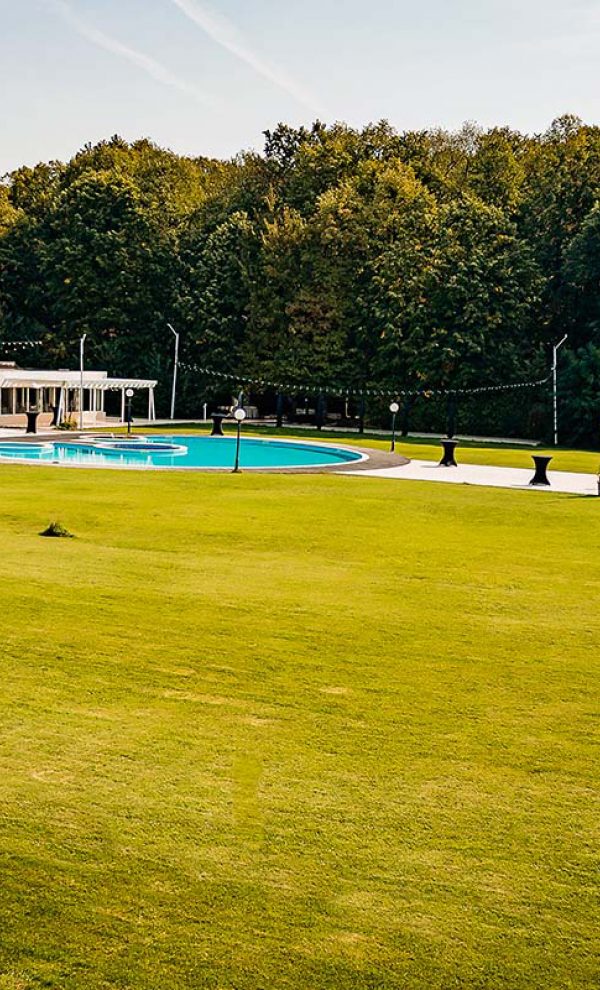 Locatiile TreeHouse - locatii de nunti in aer liber in natura - top locatii de nunta la padure-piscina