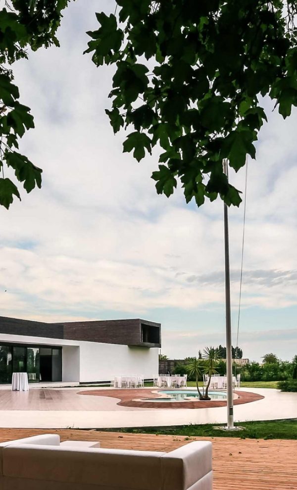 Locatiile TreeHouse - locatii de nunti in aer liber in natura - top locatii de nunta la padure-piscina