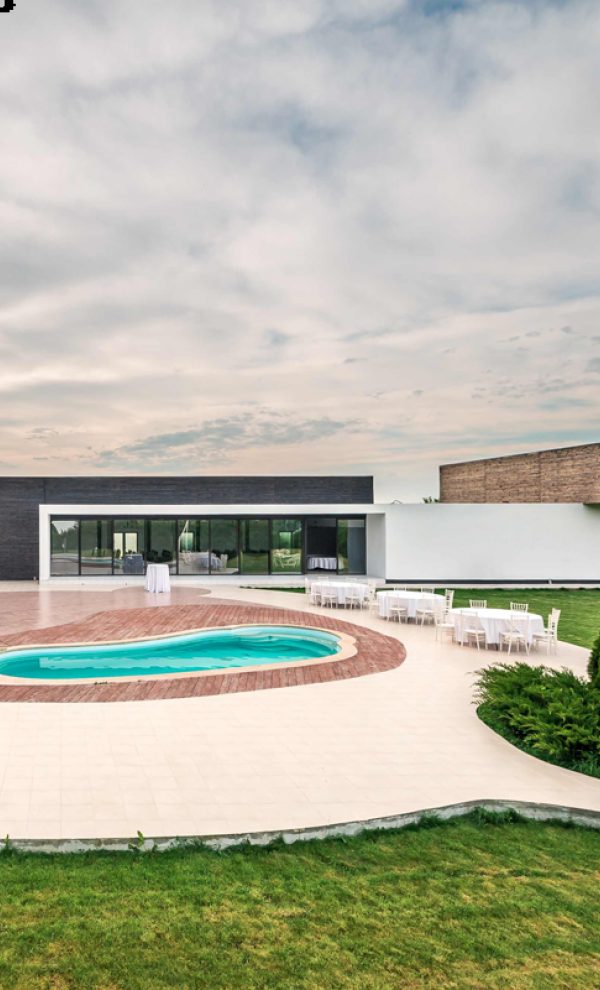 Locatiile TreeHouse - locatii de nunti in aer liber in natura - top locatii de nunta la padure-piscina