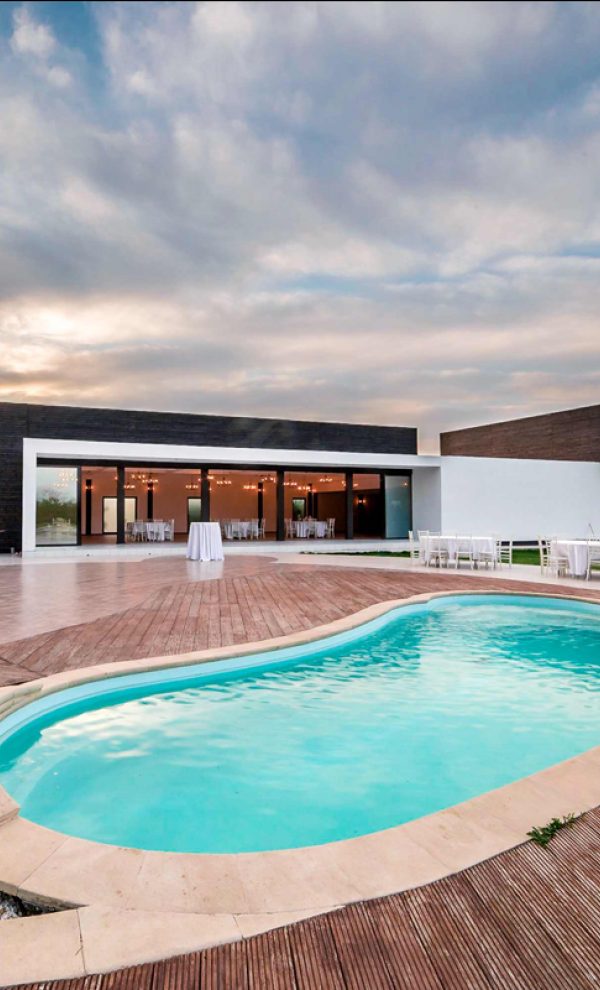 Locatiile TreeHouse - locatii de nunti in aer liber in natura - top locatii de nunta la padure-piscina