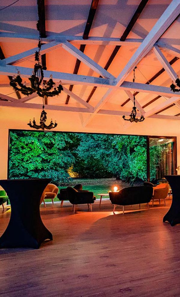 Locatiile TreeHouse - locatii de nunti in aer liber in natura - top locatii de nunta la padure-piscina