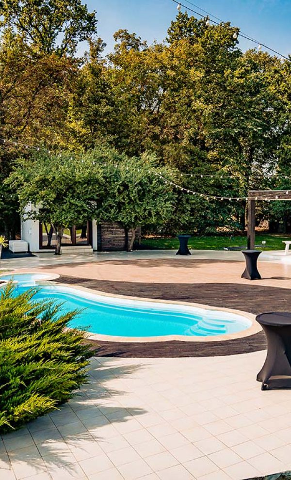 Locatiile TreeHouse - locatii de nunti in aer liber in natura - top locatii de nunta la padure-piscina