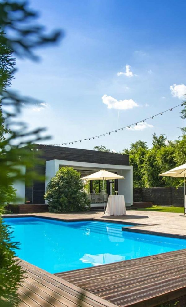 Locatiile TreeHouse - locatii de nunti in aer liber in natura - top locatii de nunta la padure-piscina