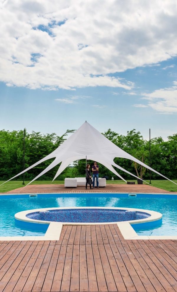 petrecere companie aer liber