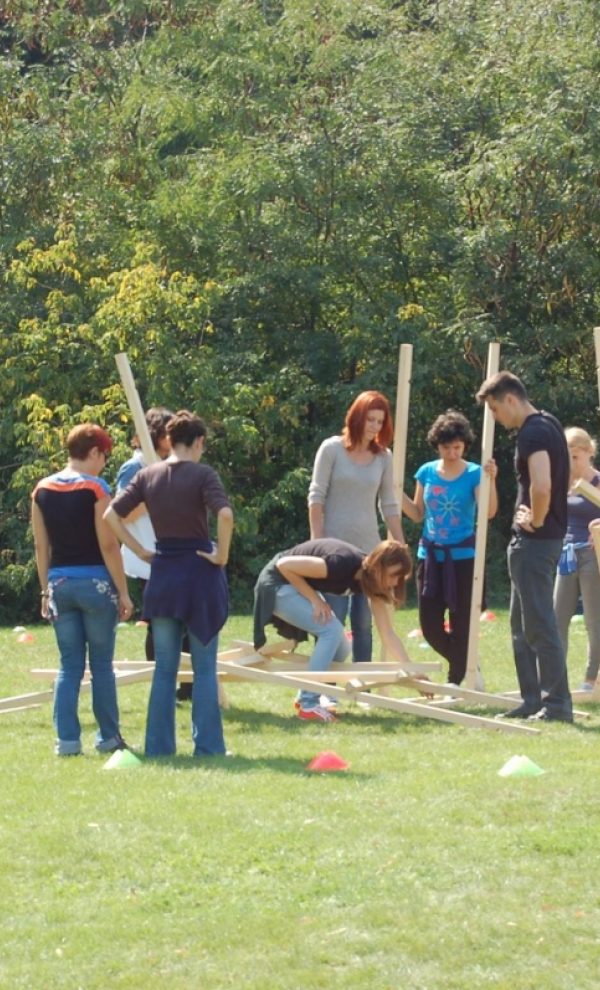 petrecere la piscina