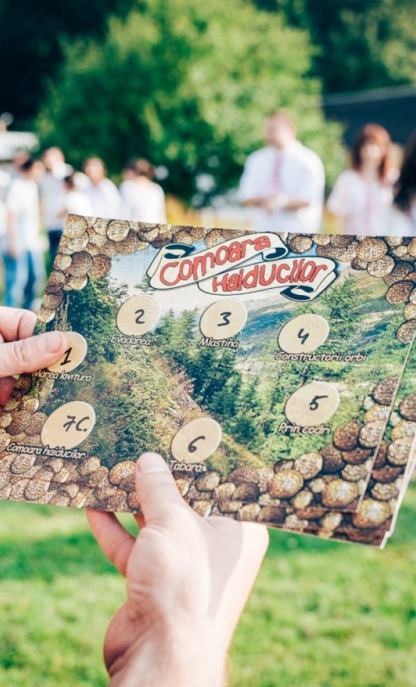 petrecere la piscina