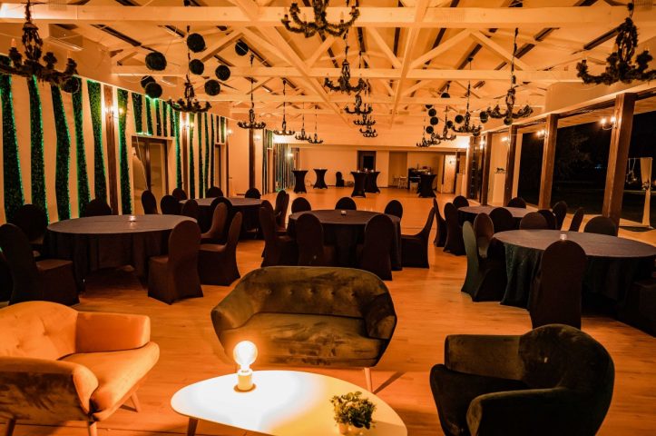 corporate in padure in natura