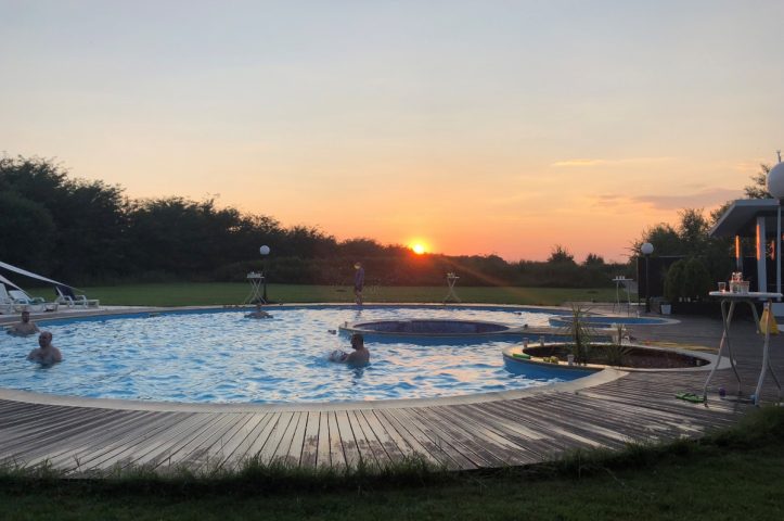 Locatiile TreeHouse - locatii de nunti in aer liber in natura - top locatii de nunta la padure-piscina