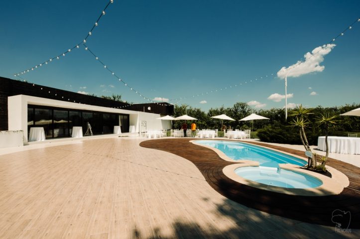 Locatiile TreeHouse - locatii de nunti in aer liber in natura - top locatii de nunta la padure-piscina