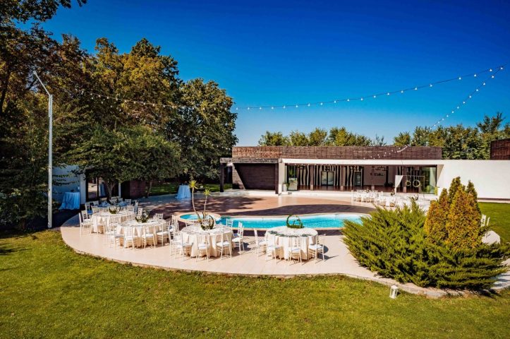 Locatiile TreeHouse - locatii de nunti in aer liber in natura - top locatii de nunta la padure-piscina