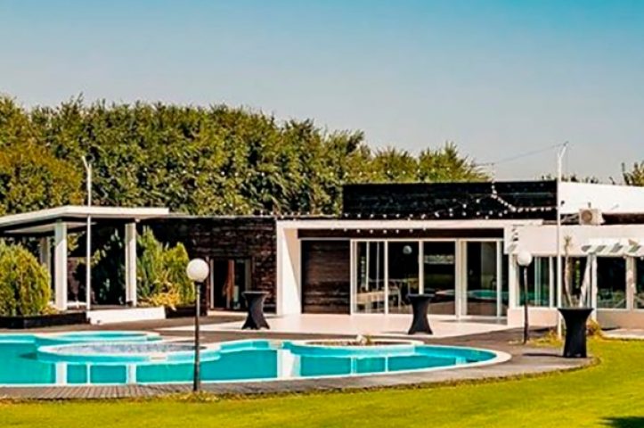 Locatiile TreeHouse - locatii de nunti in aer liber in natura - top locatii de nunta la padure-piscina