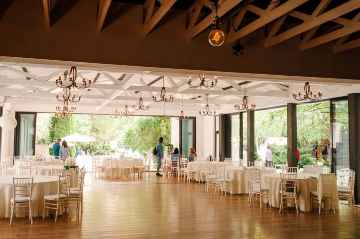 Locatiile TreeHouse - locatii de nunti in aer liber in natura - top locatii de nunta la padure-piscina