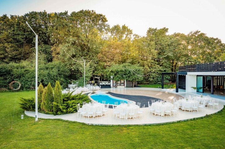 Locatiile TreeHouse - locatii de nunti in aer liber in natura - top locatii de nunta la padure-piscina