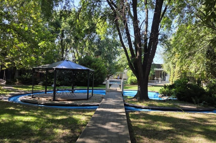 Locatiile TreeHouse - locatii de nunti in aer liber in natura - top locatii de nunta la padure-piscina