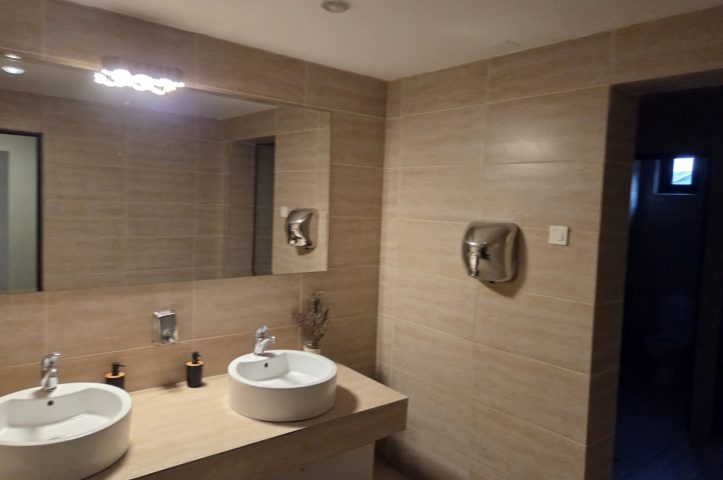 Locatiile TreeHouse - locatii de nunti in aer liber in natura - top locatii de nunta la padure-piscina