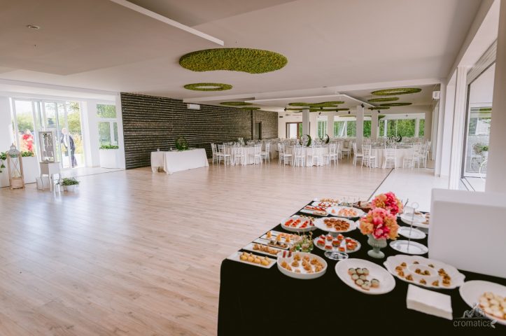 Locatiile TreeHouse - locatii de nunti in aer liber in natura - top locatii de nunta la padure-piscina