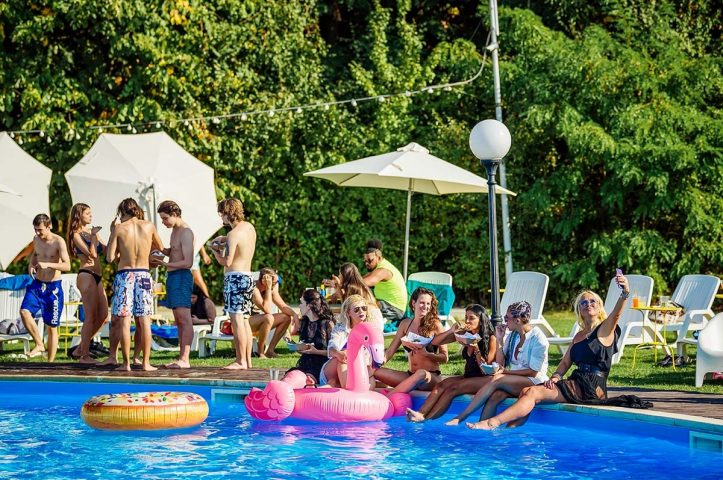 Locatiile TreeHouse - locatii de nunti in aer liber in natura - top locatii de nunta la padure-piscina