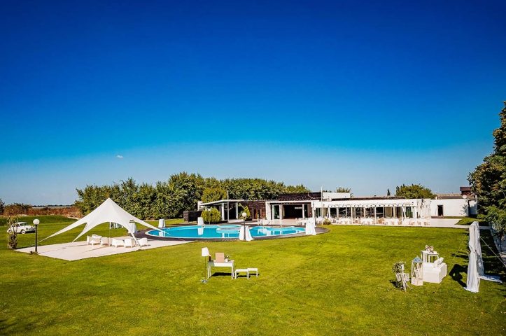 Locatiile TreeHouse - locatii de nunti in aer liber in natura - top locatii de nunta la padure-piscina