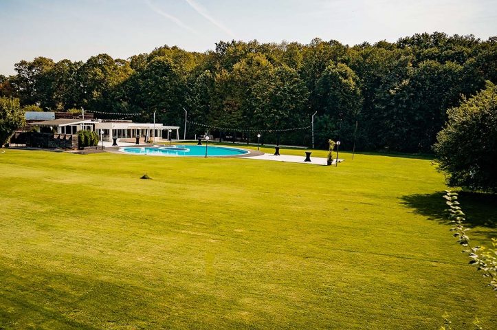 Locatiile TreeHouse - locatii de nunti in aer liber in natura - top locatii de nunta la padure-piscina