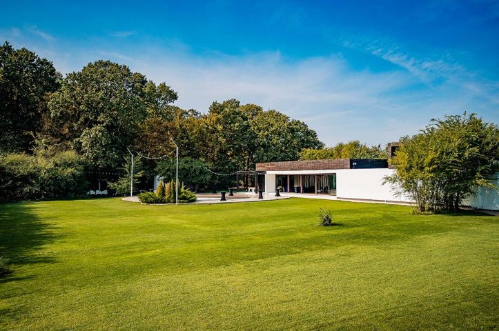 Locatiile TreeHouse - locatii de nunti in aer liber in natura - top locatii de nunta la padure-piscina