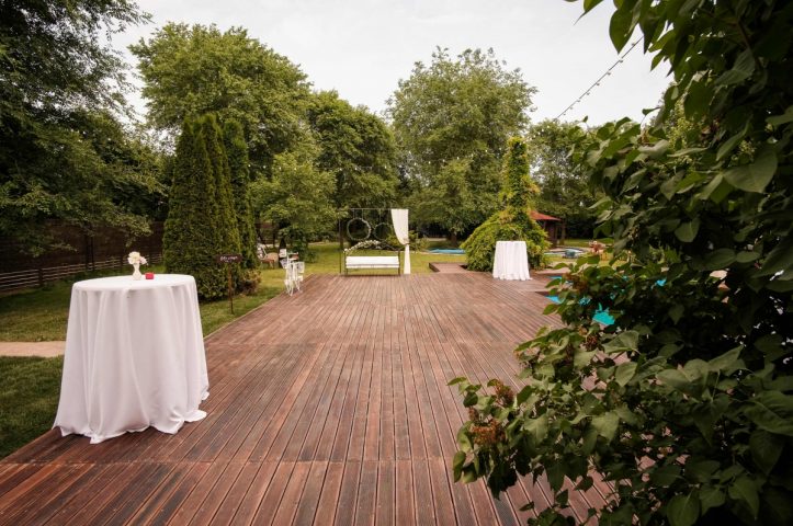 Locatiile TreeHouse - locatii de nunti in aer liber in natura - top locatii de nunta la padure-piscina