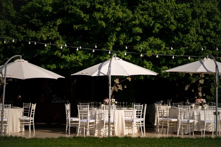 petrecere corporate piscina in aer liber