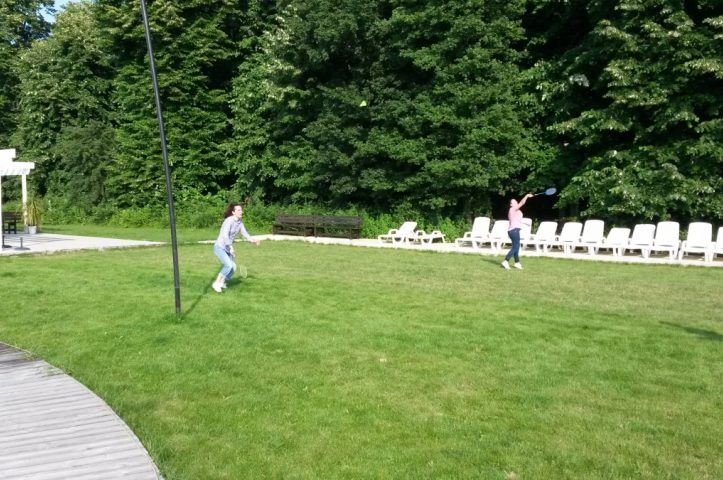 petrecere corporate piscina in aer liber