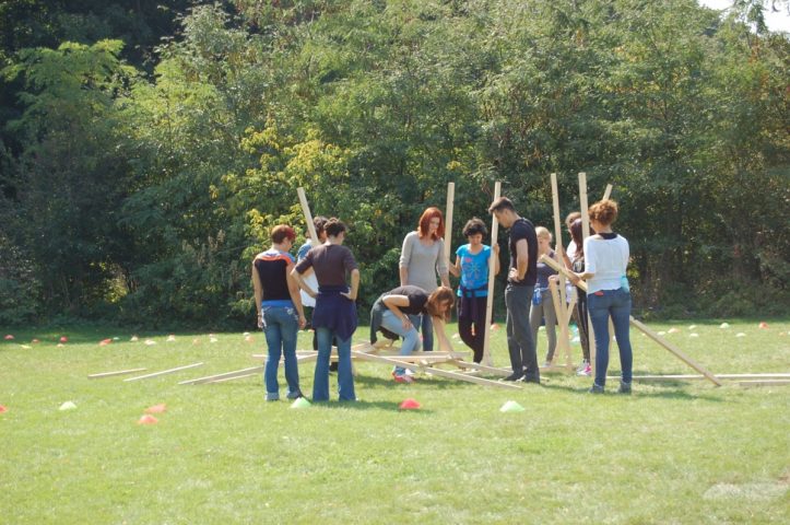 petrecere la piscina