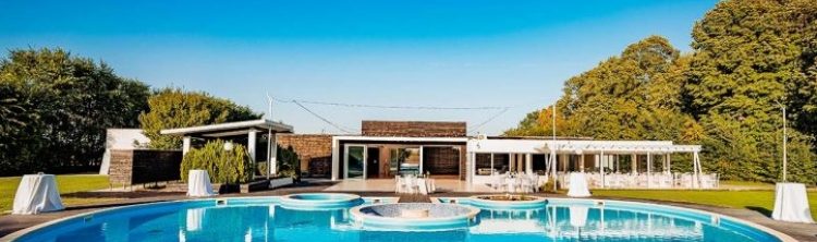 Locatiile TreeHouse - locatii de evenimente companii in aer liber in natura la padure cu piscina