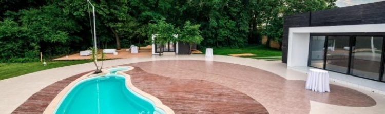 Locatiile TreeHouse - locatii de evenimente companii in aer liber in natura la padure cu piscina