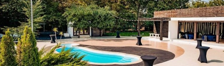 Locatiile TreeHouse - locatii de evenimente companii in aer liber in natura la padure cu piscina