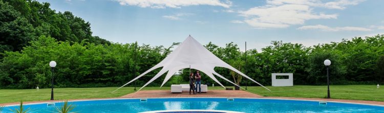 petrecere companie aer liber