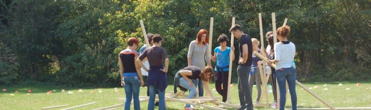 petrecere la piscina