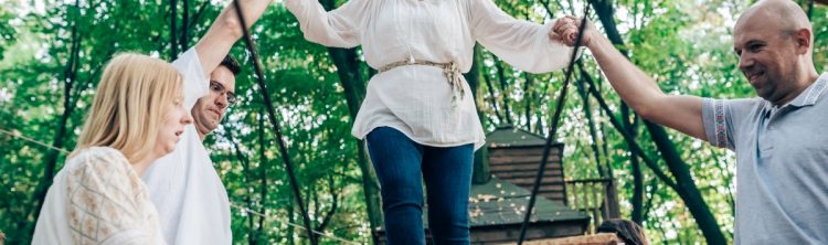 petrecere la piscina