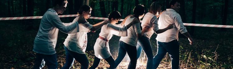 petrecere la piscina