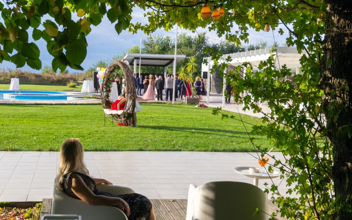 corporate pool party in natura