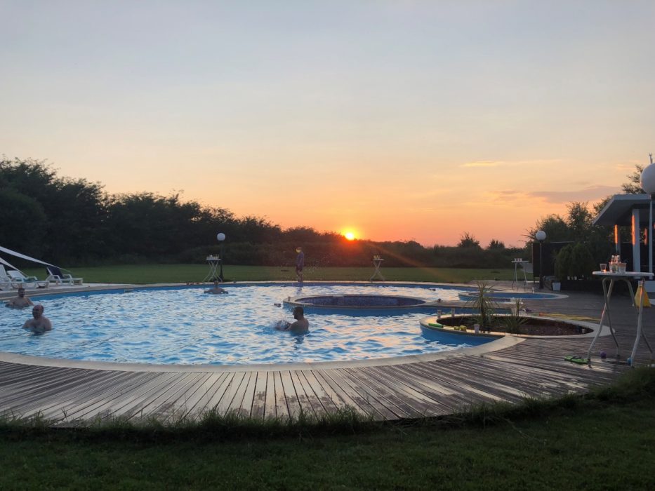 Locatiile TreeHouse - locatii de nunti in aer liber in natura - top locatii de nunta la padure-piscina