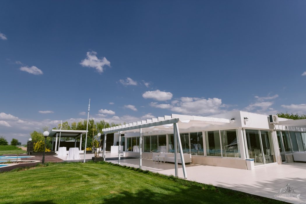 Locatiile TreeHouse - locatii de nunti in aer liber in natura - top locatii de nunta la padure-piscina