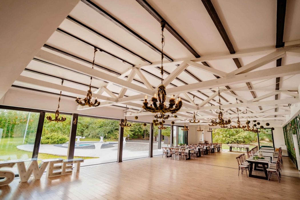 Locatiile TreeHouse - locatii de nunti in aer liber in natura - top locatii de nunta la padure-piscina